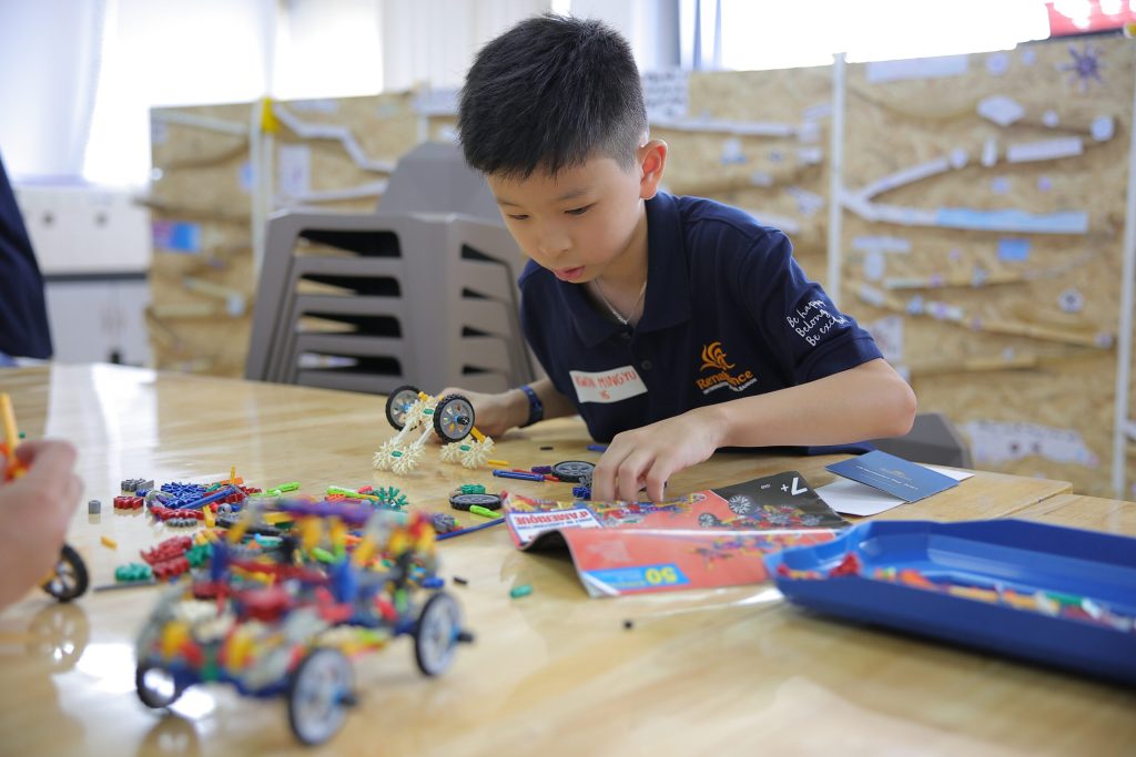 This section discusses how parents can assist students in developing their thinking skills